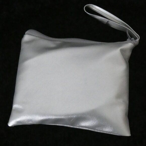 Unbranded | 38-39 | Silver Travel Flat Slippers With Bow and Carrying Pouch - Picture 7 of 7